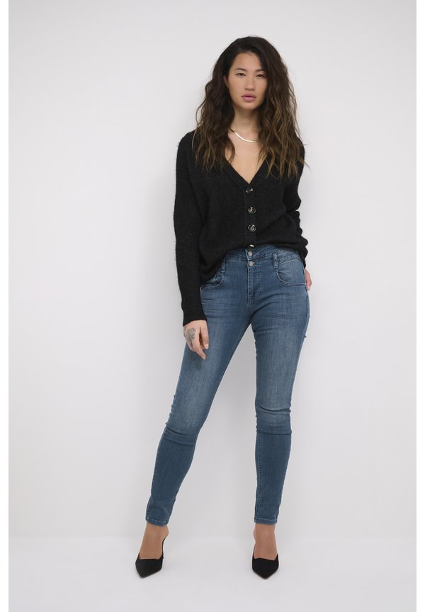My Essential Wardrobe  FIOLA