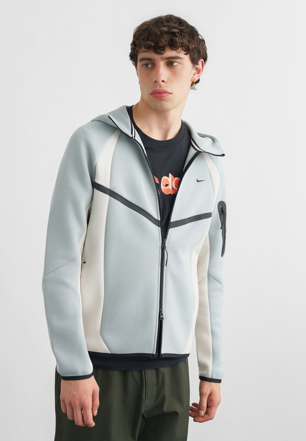 Nike Sportswear M NK TECH FLC PRO WR FZ JACKET - Zip-up sweatshirt - light pumice/light bone/black