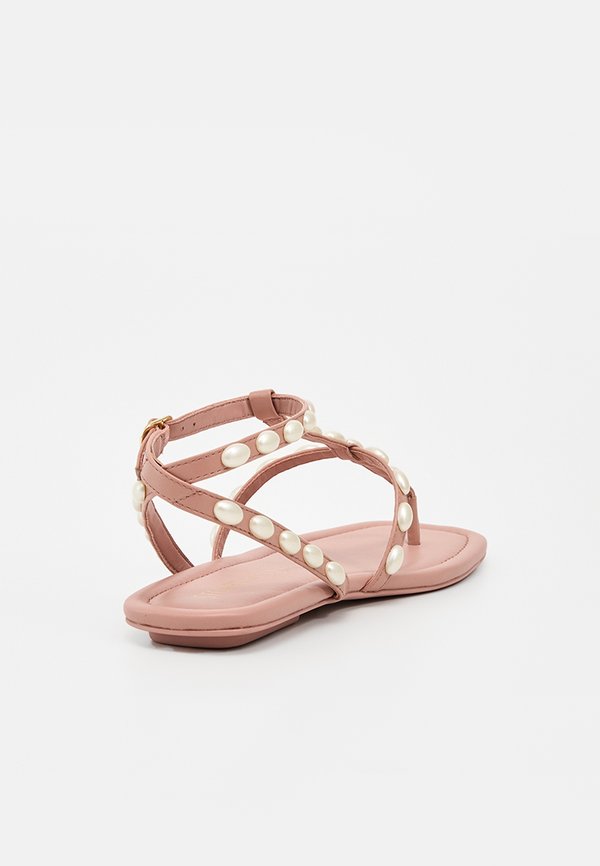 Stuart Weitzman PEARLITA