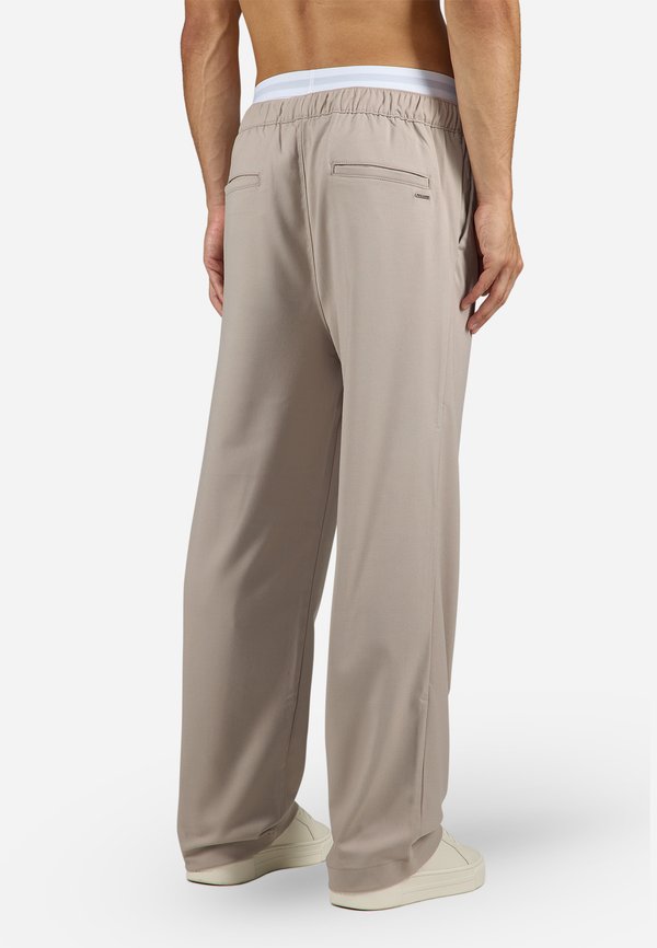 Pegador TARO WIDE SMART PANTS