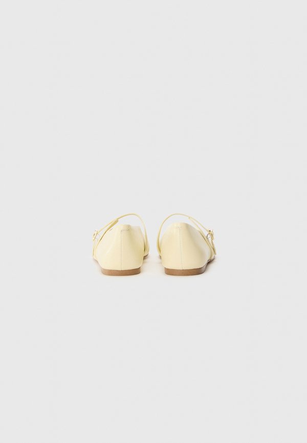 Steve Madden REJOICE