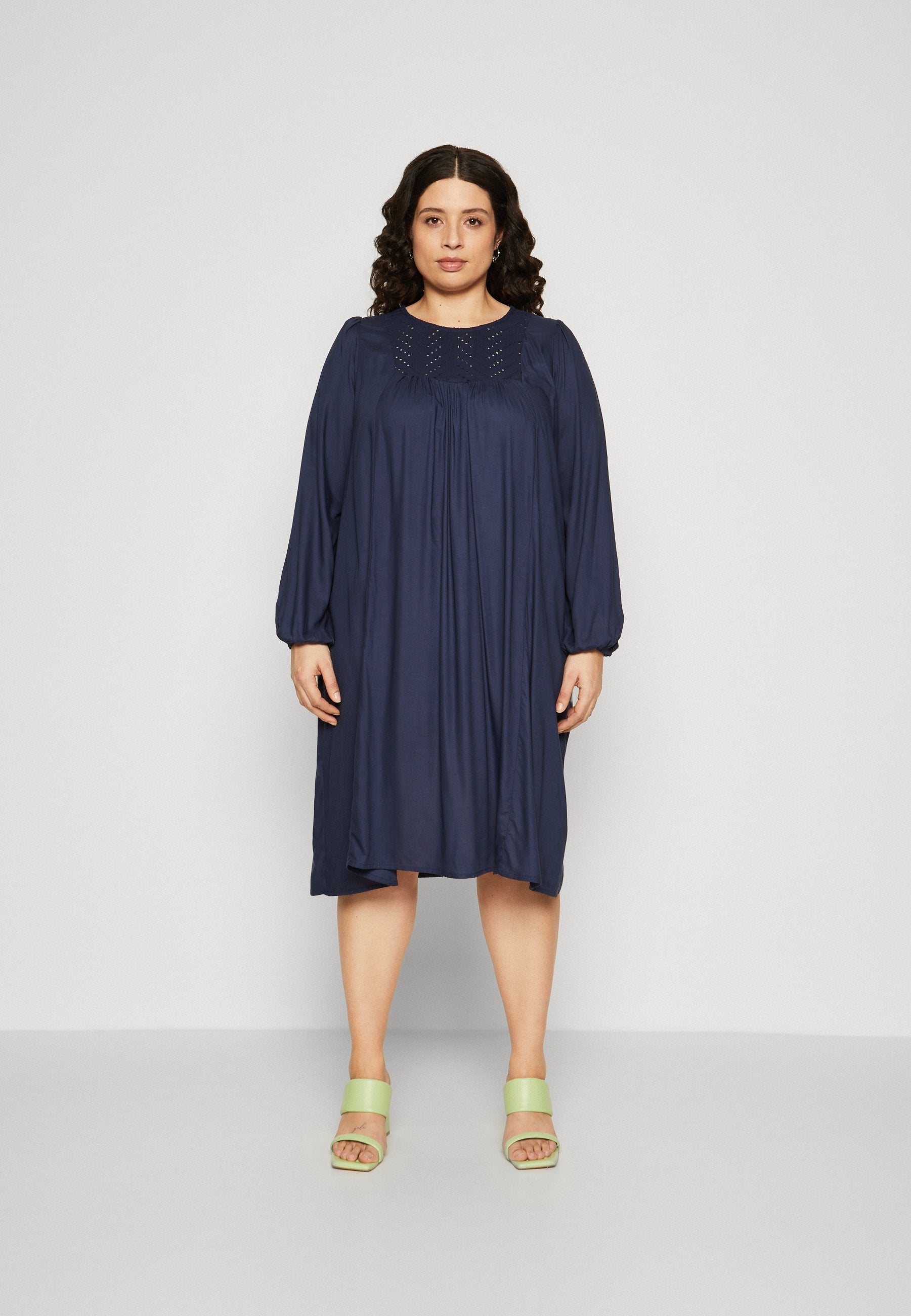CARSIDNEY LIFE EMBROIDERY DRESS Media 3