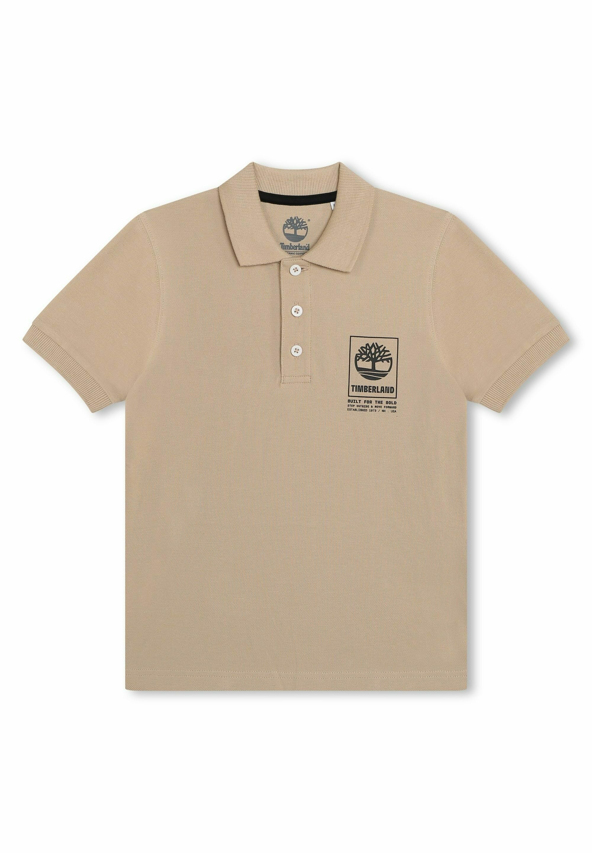 Beige Poloshirt mit kurzen Ärmeln, drei Knöpfen und Timberland-Logo-Patch auf der linken Brust.