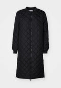 Quilted Long Media 1