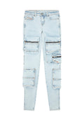 Hellblaue Denim-Cargo-Hose mit mehreren Reißverschlusstaschen, tailliertem Schnitt und leicht verblasster Optik. Verfügt über einen klassischen Bund und einen Reißverschluss.