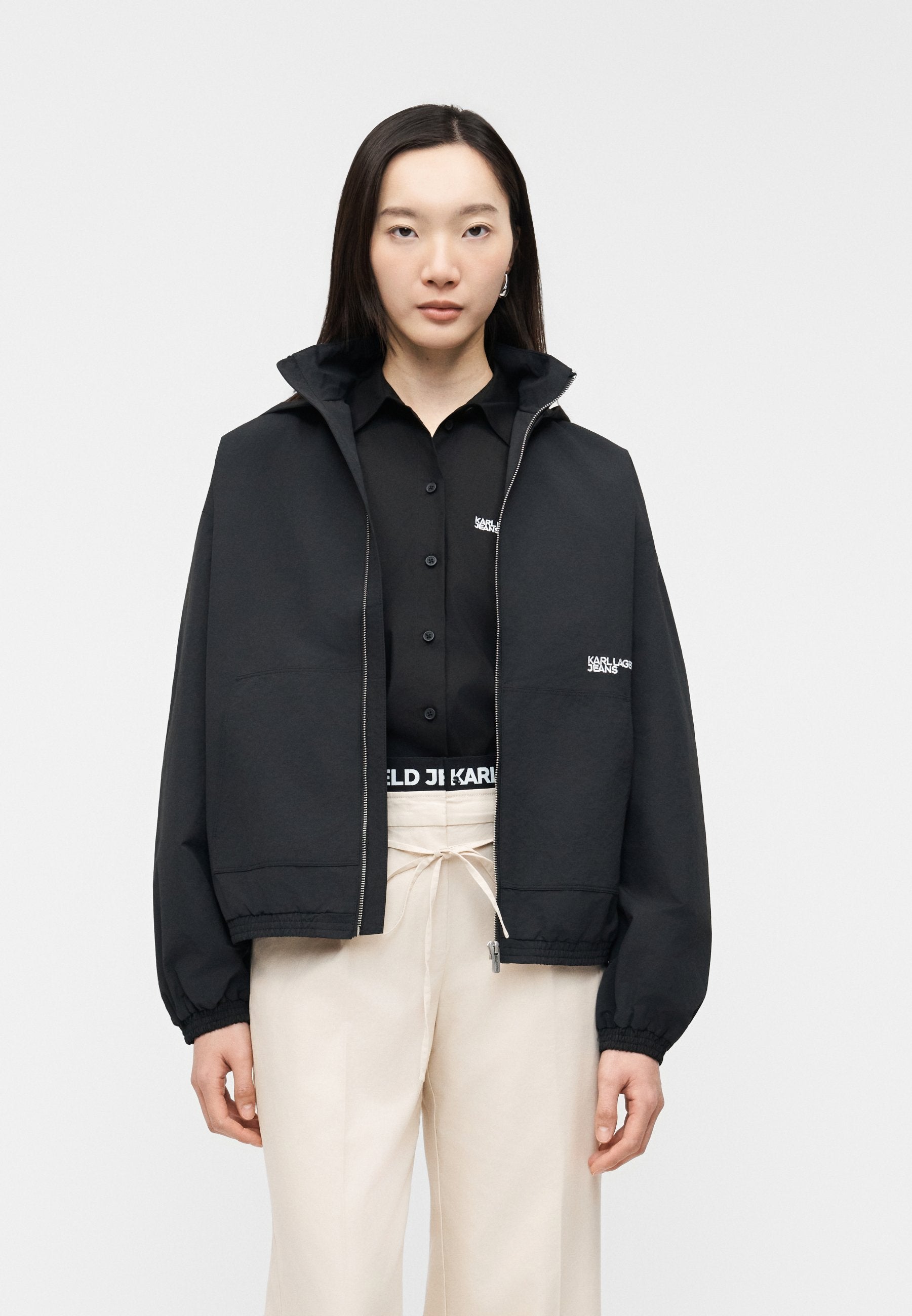 LIGHTWEIGHT HOODED JACKET Media 3