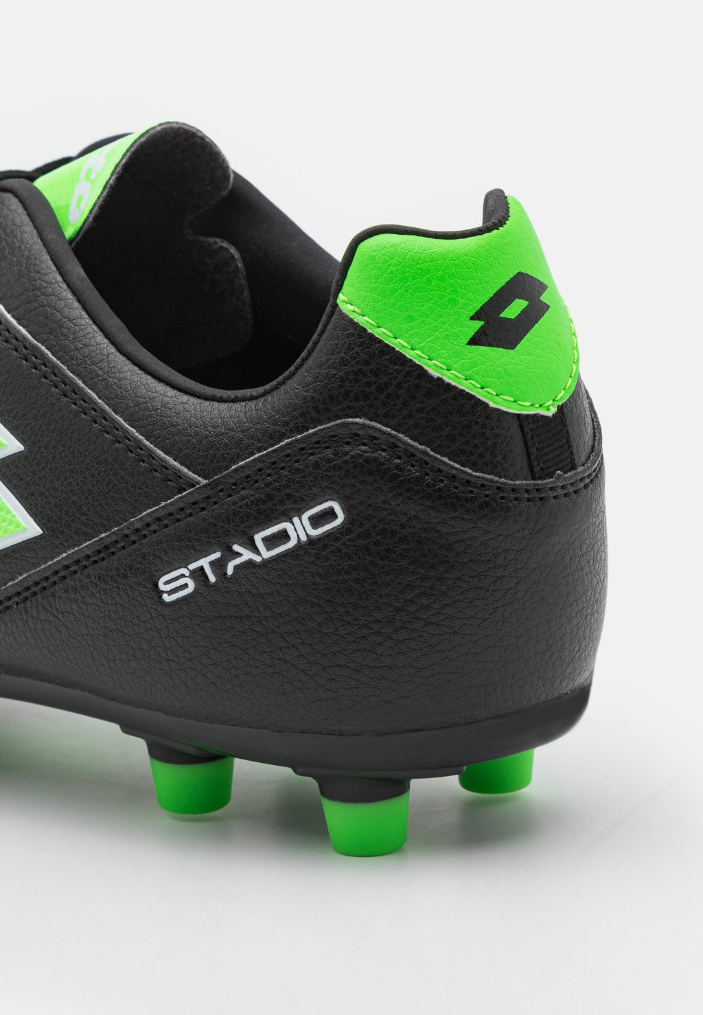 Lotto STADIO 300 III FG