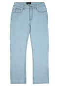 Hellblaue Jeans aus Denim mit geradem Bein, ausgestattet mit Standardtaschen und sichtbaren Nähdetails. Ohne Verzierungen.