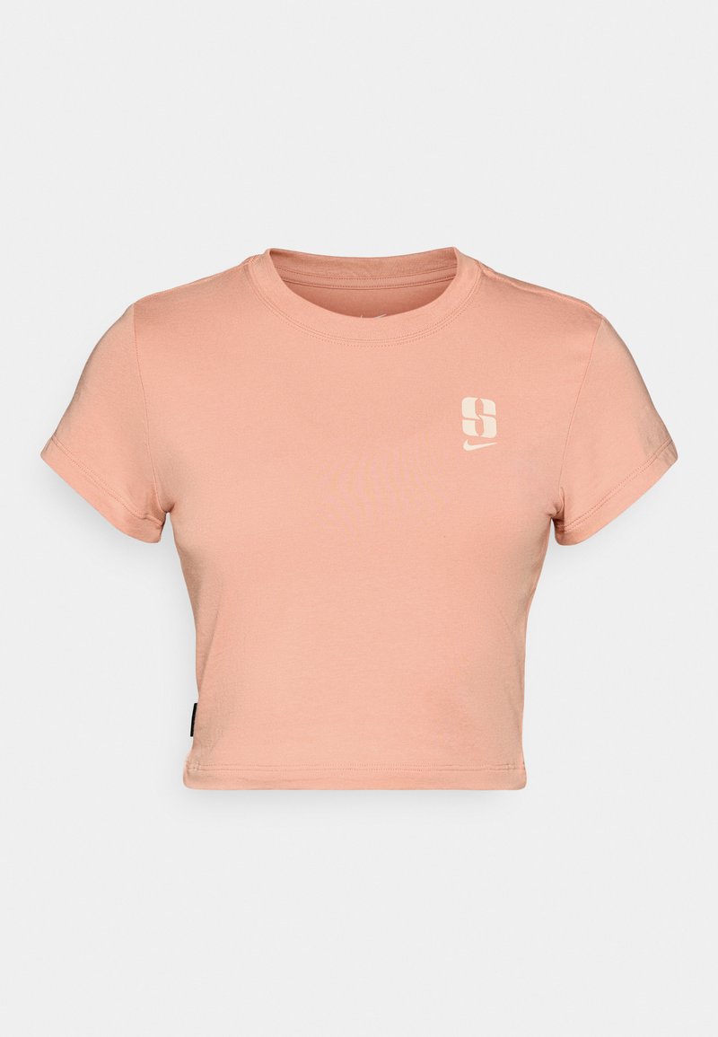Helles pinkes, kurzes T-Shirt aus weicher Baumwolle, mit einem runden Halsausschnitt, kurzen Ärmeln und einem kleinen weißen Logo auf der Brust.
