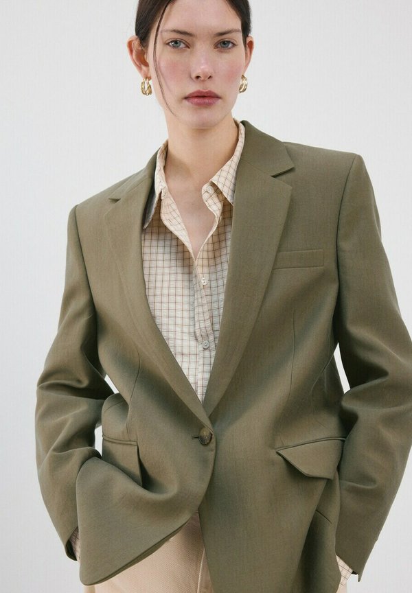 Mango Short coat - green