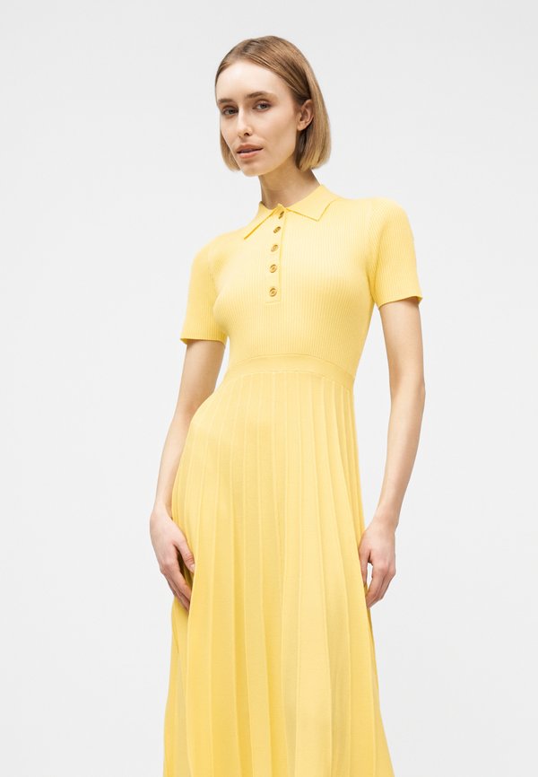 MICHAEL Michael Kors FIT FLARE