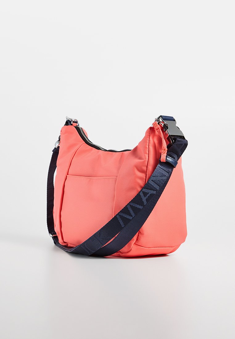 Mandarina Duck STYLE