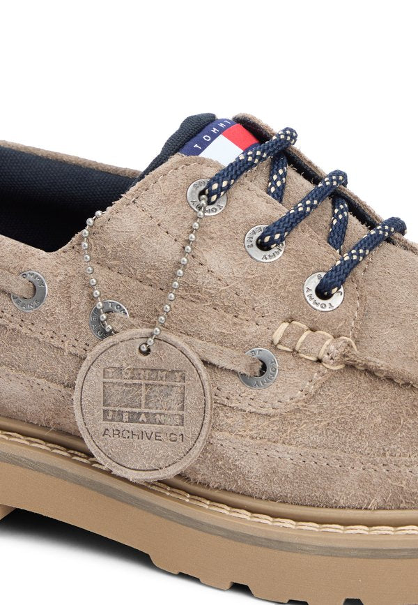 Tommy Jeans ARCHIVE CLEAT TEXTURED SUEDE BOAT SHOES
