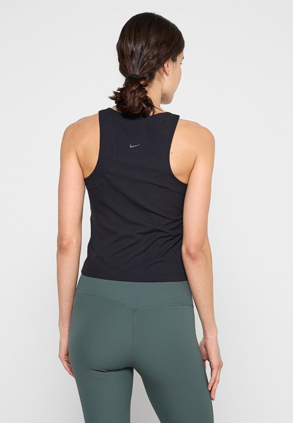 Nike Performance