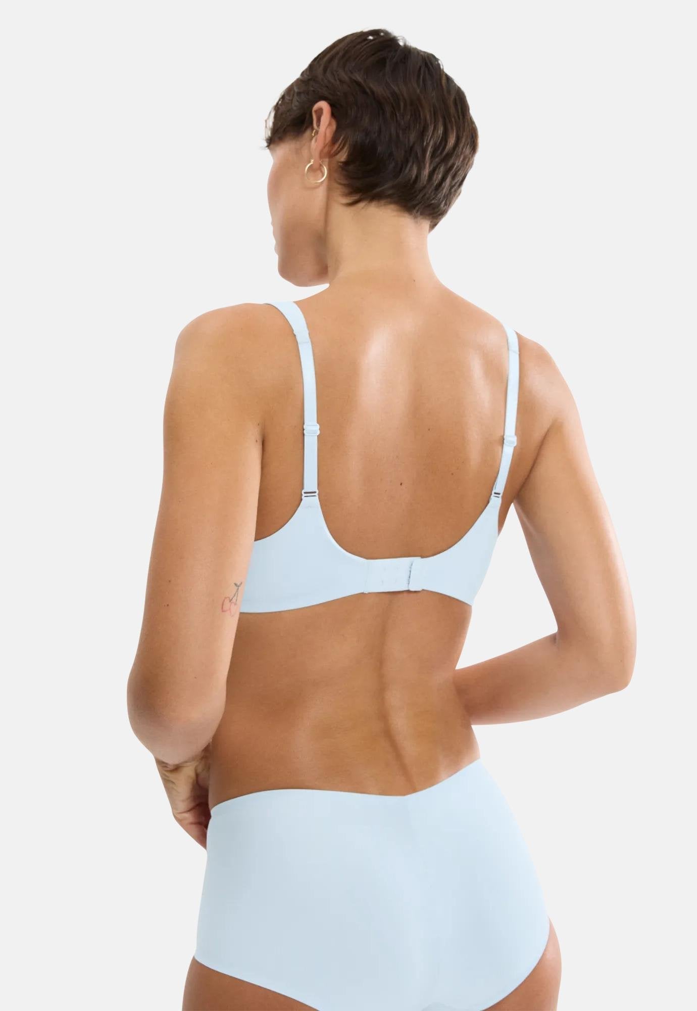 Triumph BODY MAKE-UP ILLUSION