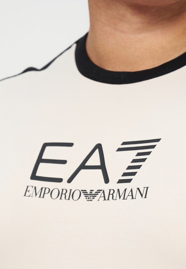 EA7 Emporio Armani