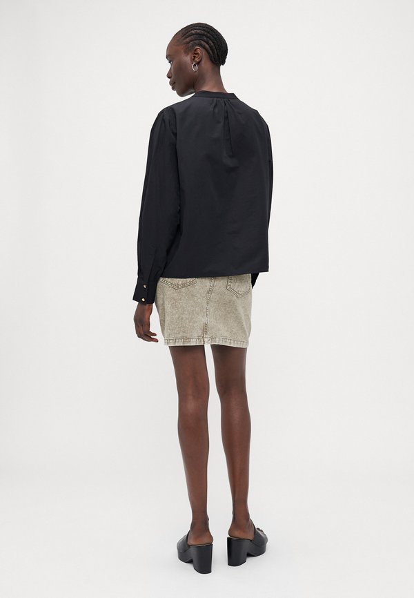 Vero Moda Tall VMFANNI V NECK
