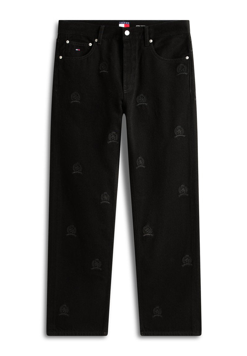 Schwarze Jeans aus Denim mit geradem Schnitt, versehen mit tonalen gestickten Logos und metallischen Details an Bund und Taschen.