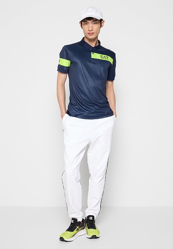 EA7 Emporio Armani
