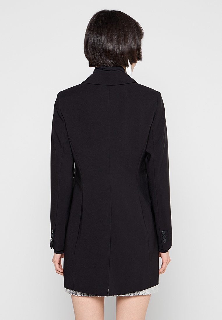 DKNY