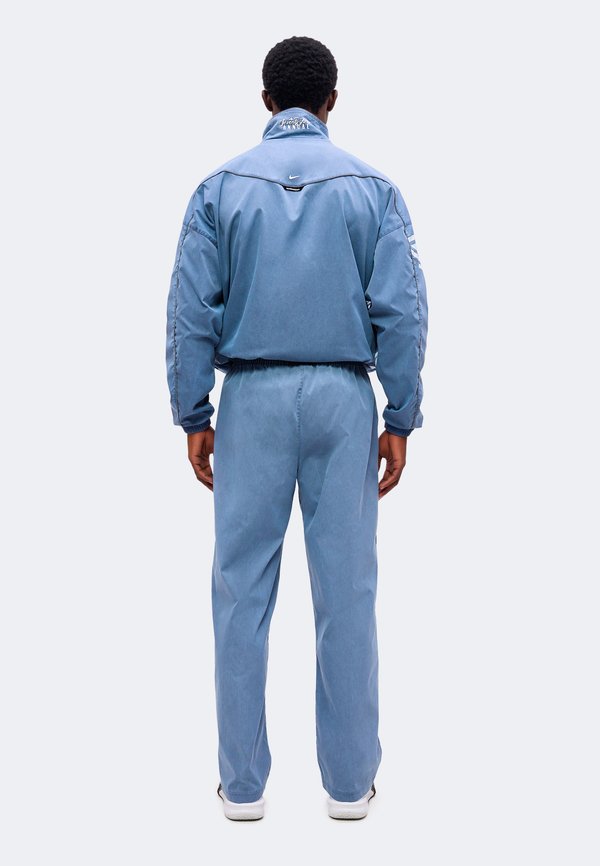 Nike Performance