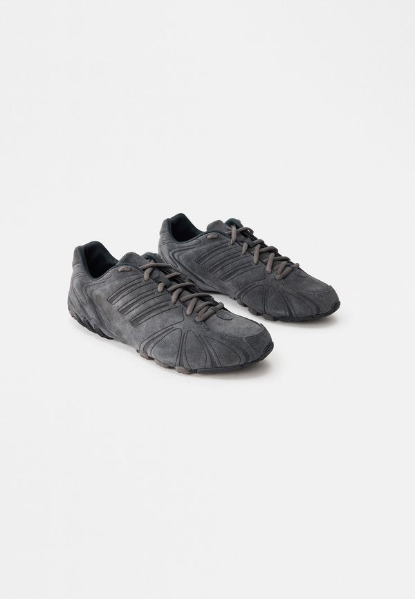 adidas Originals GHOST SPRINT - Trainers - carbon/core black