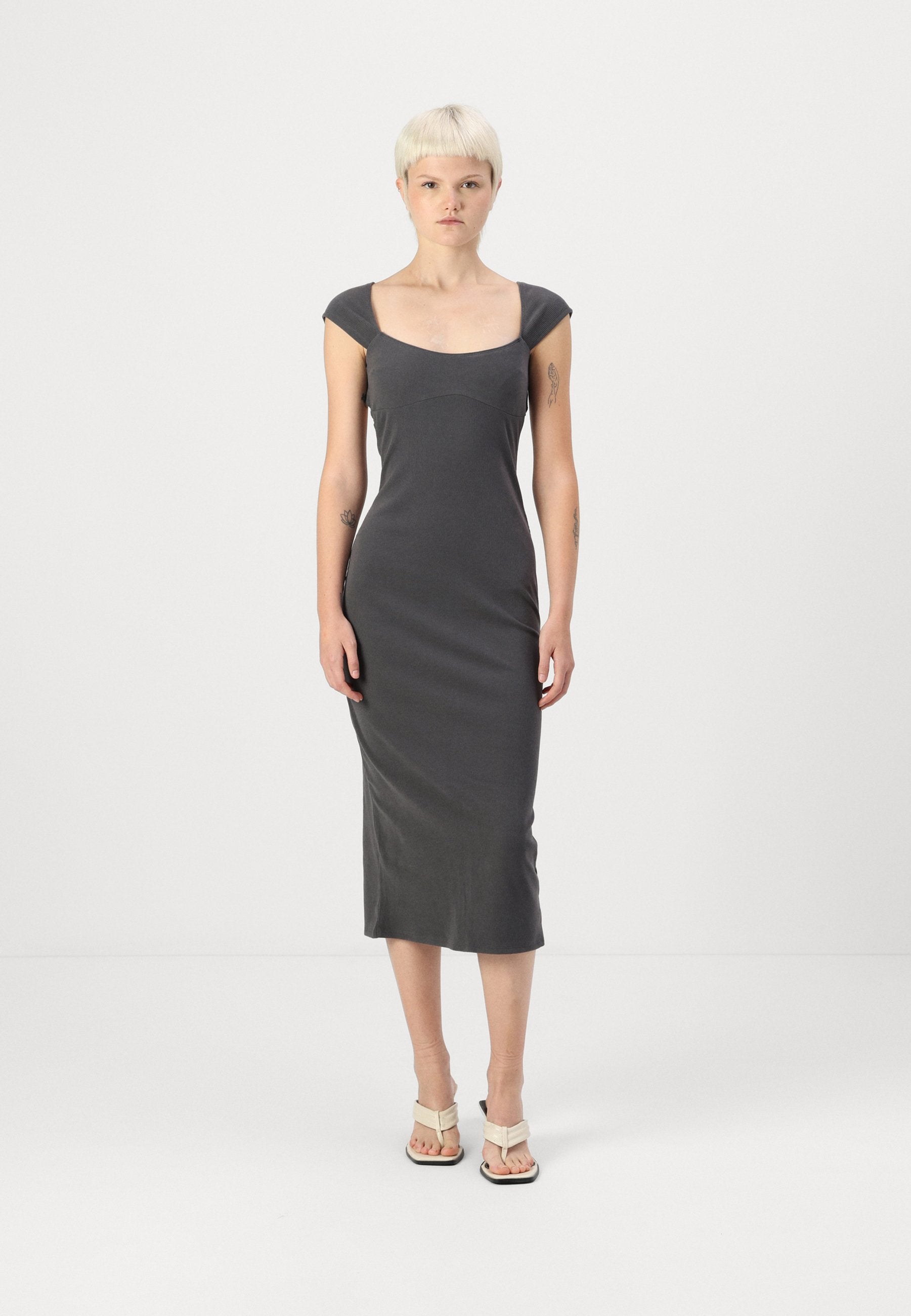 Hollister Co. BARE LOW BACK  MIDI