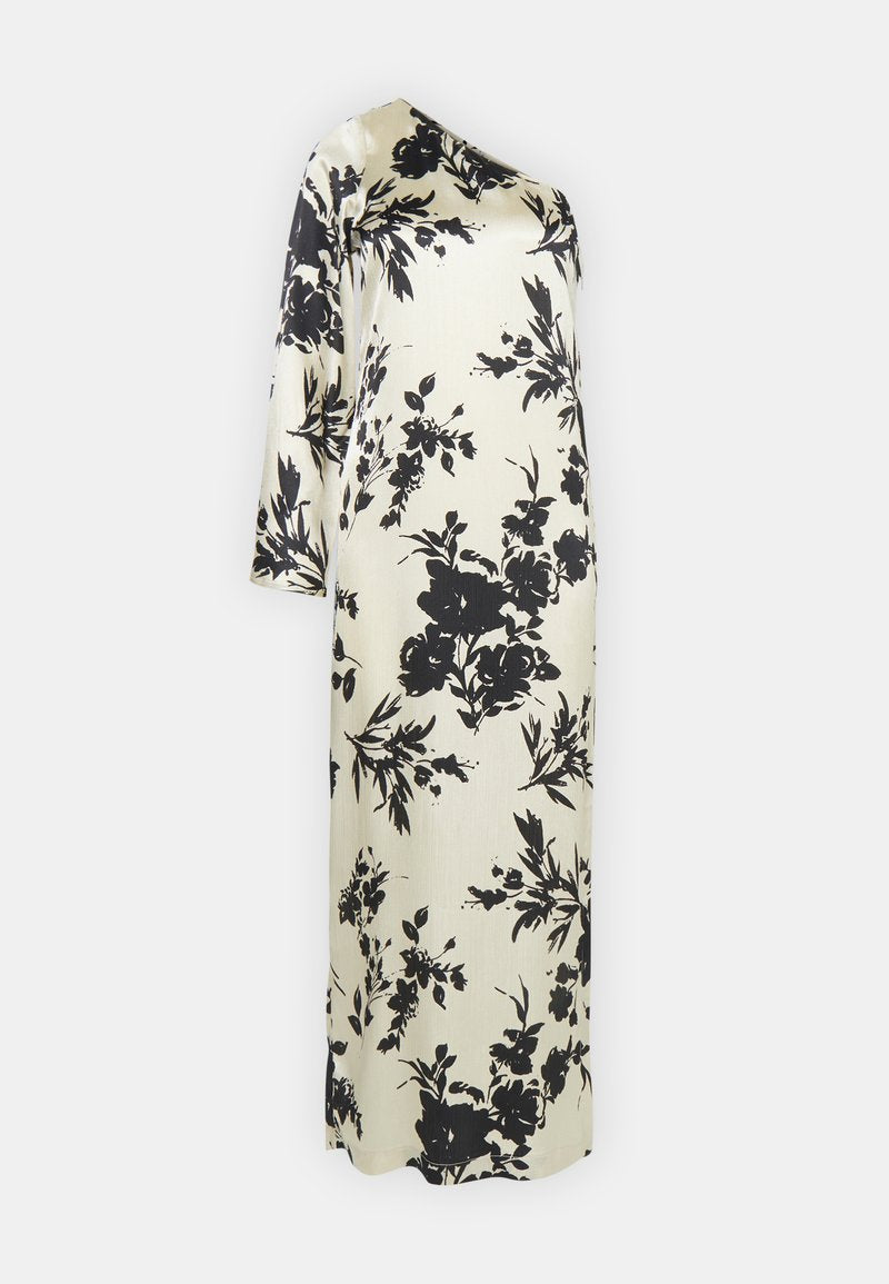 Blumenmusterkleid mit einem Schwarz- und Cremefarbschema, das ein schulterfreies Design, lange Ärmel und eine lockere, fließende Silhouette aufweist.
