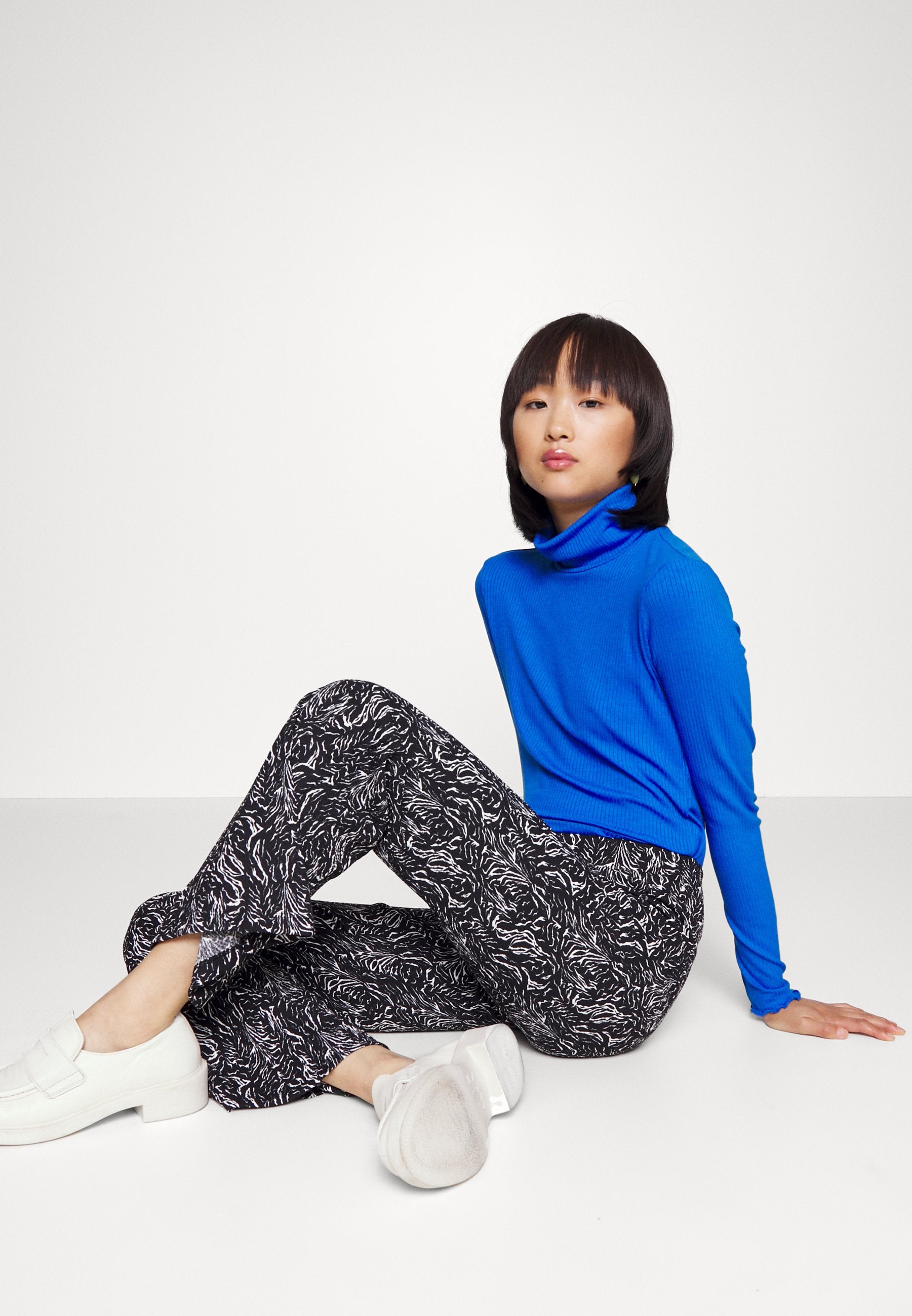 ONLY Petite ONLLUA FLARED PANT