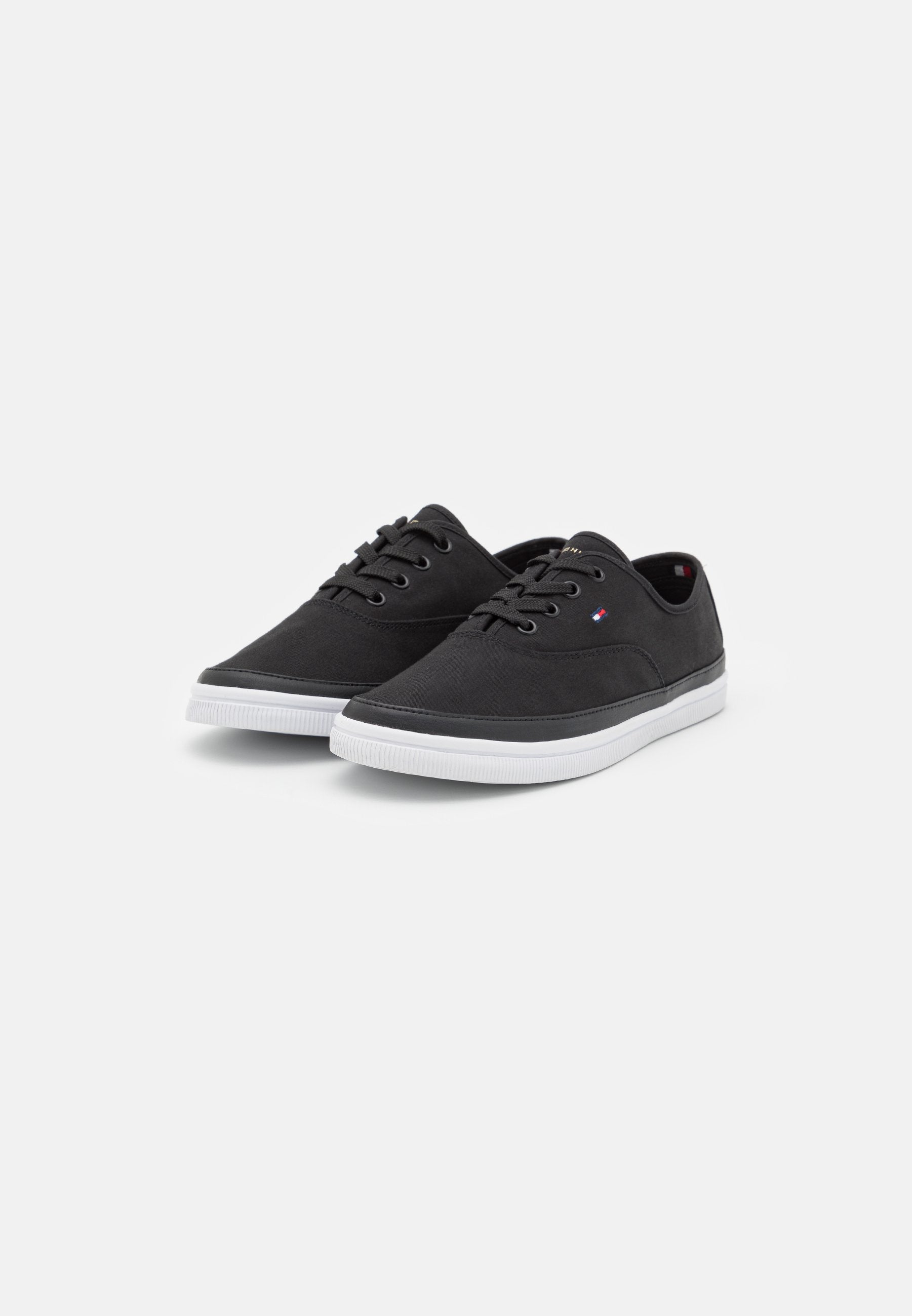 ESSENTIAL KESHA LACE Media 2