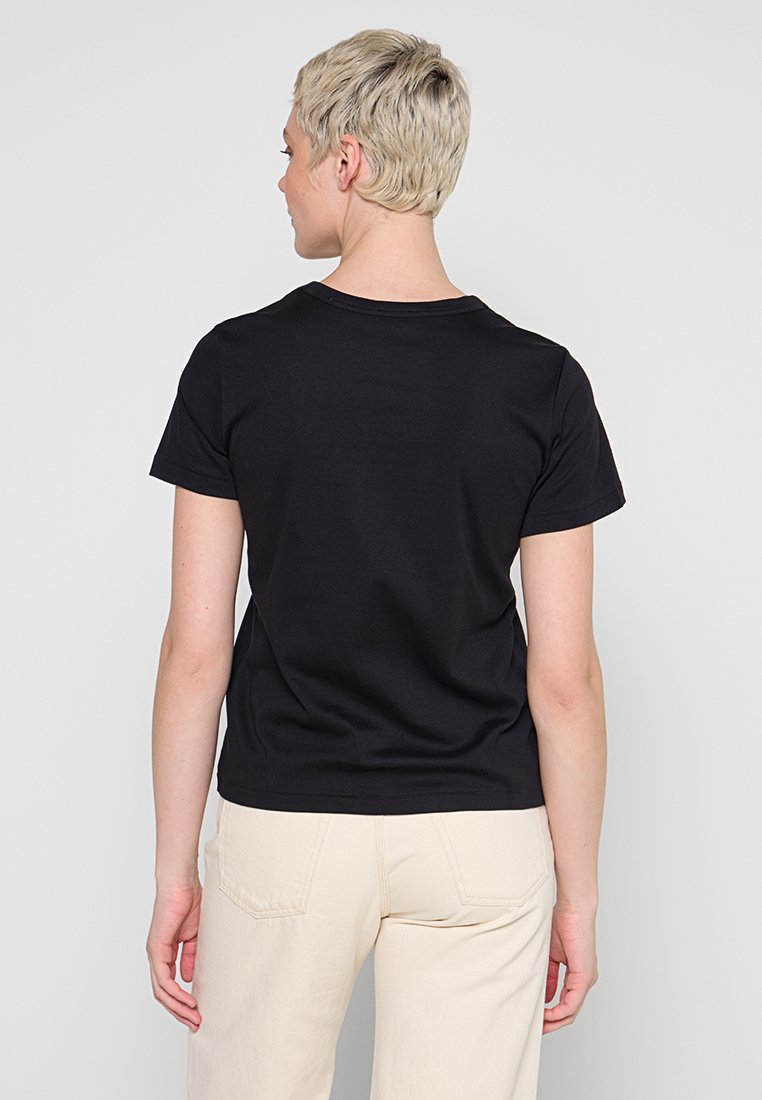 Ted Baker BOXY BRANDED