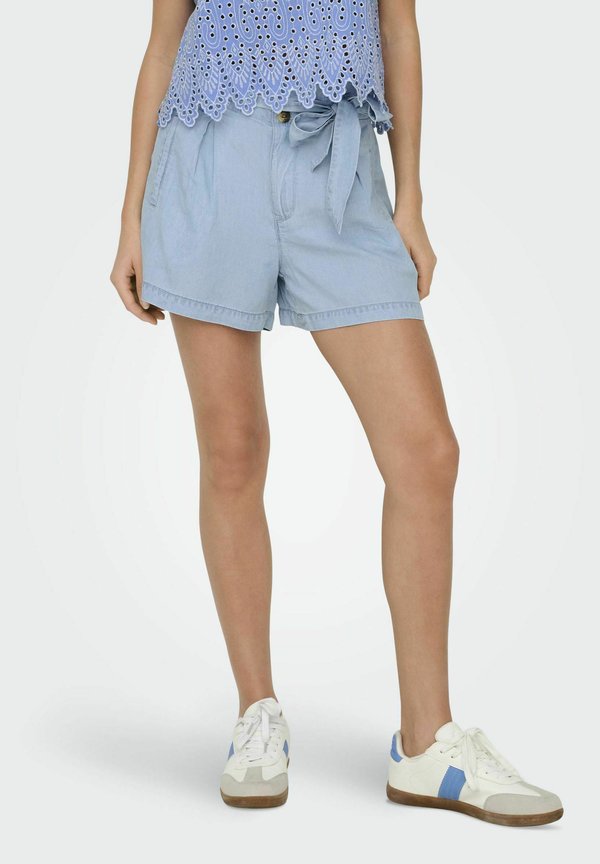 ONLY ONLCHARIS High waist Regular Fit - Denim shorts - light blue denim