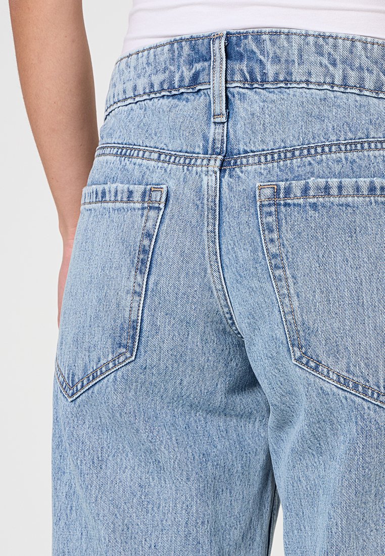 Hollister Co.