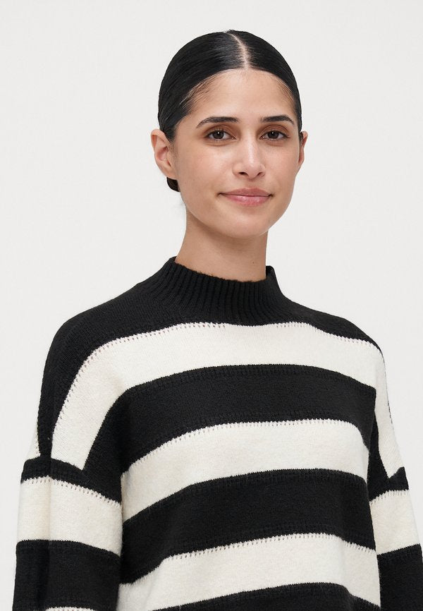Vero Moda Petite VMINEZ HIGHNECK