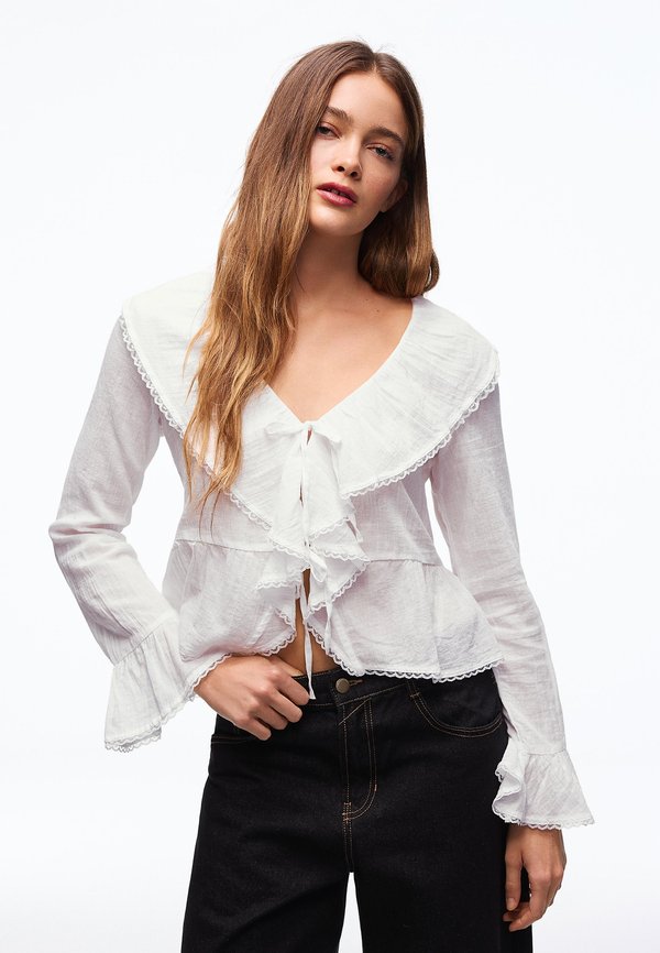 Bershka RUFFLED RUSTIC LONG-SLEEVE - Blouse - white