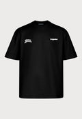 Schwarzes Baumwoll-T-Shirt mit kurzen Ärmeln. Mit dem Kontrasttext "Sommererinnerungen" und "Pegador" in Weiß. Lässige, lockere Passform.