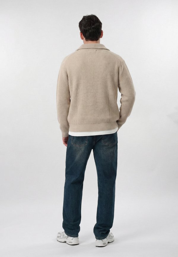 Pier One by Zalando