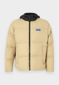 Beige gepolsterte Jacke mit schwarzer Kapuze, Frontreißverschluss und Logodetail. Verfügt über eine gesteppte Textur und zwei Seitentaschen.