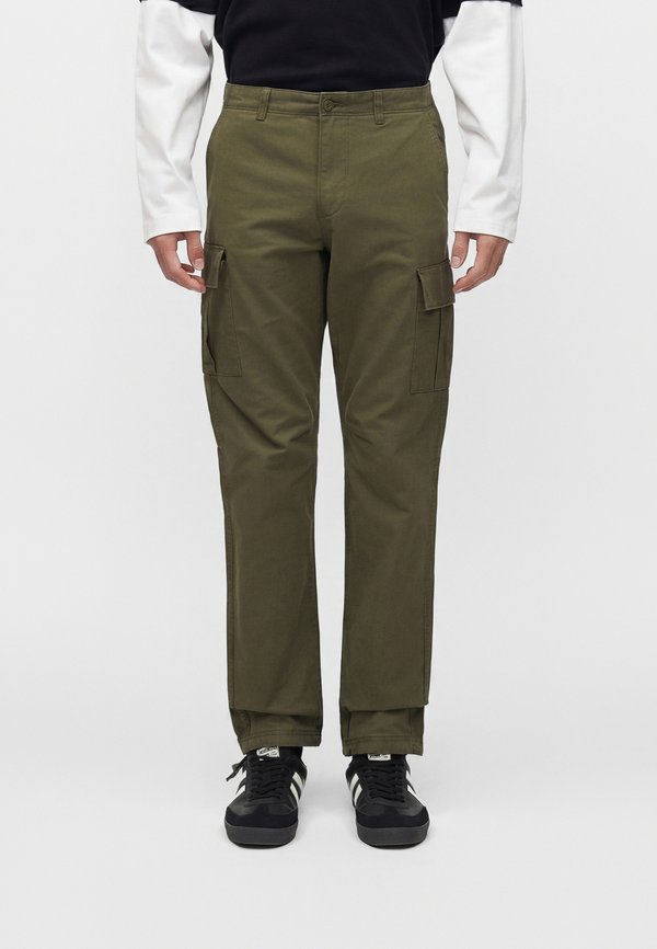 Jack & Jones Cargo Relaxed Fit - Cargo trousers - olive night