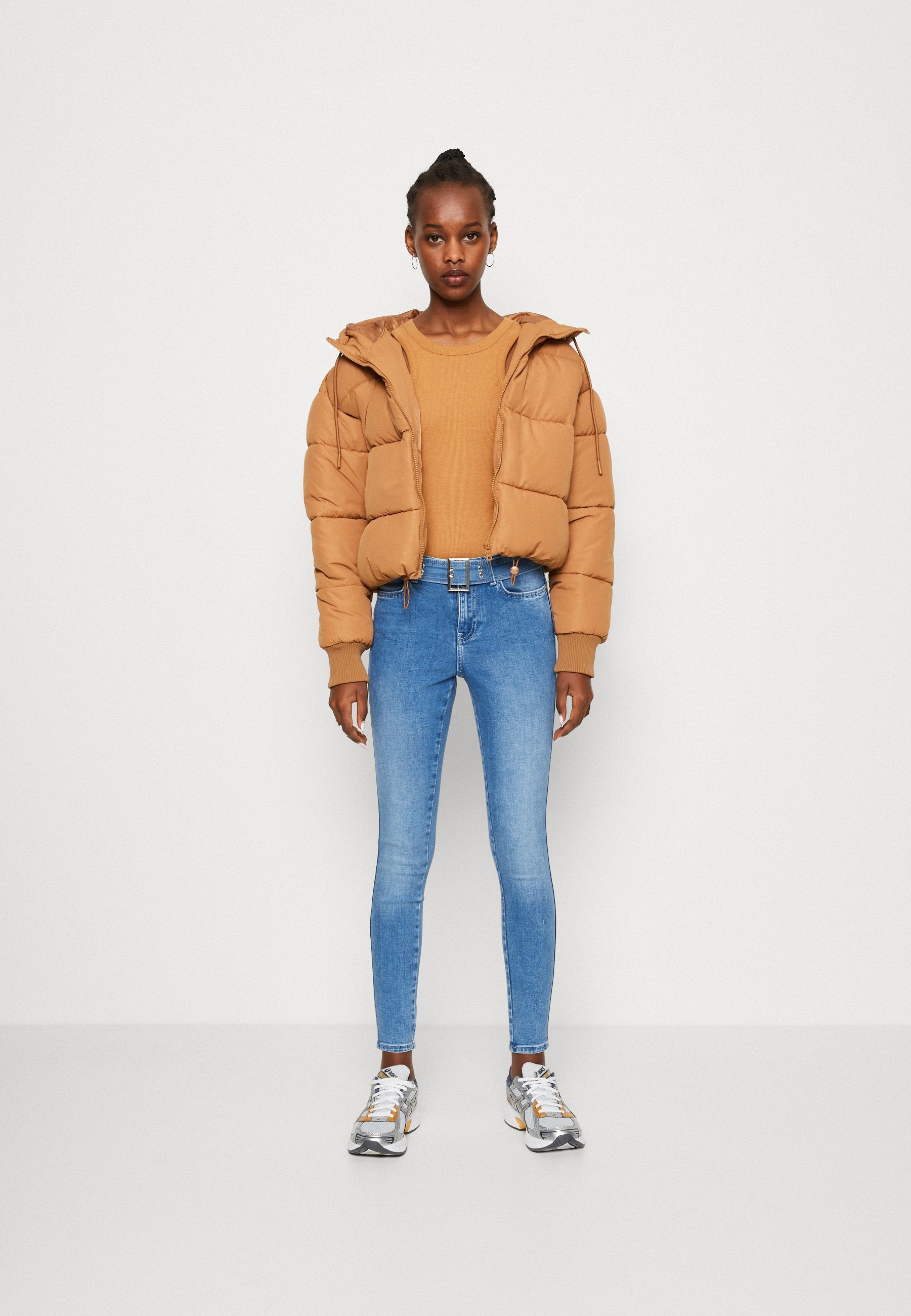 ONLWAUW MID WAIST BELT Media 2