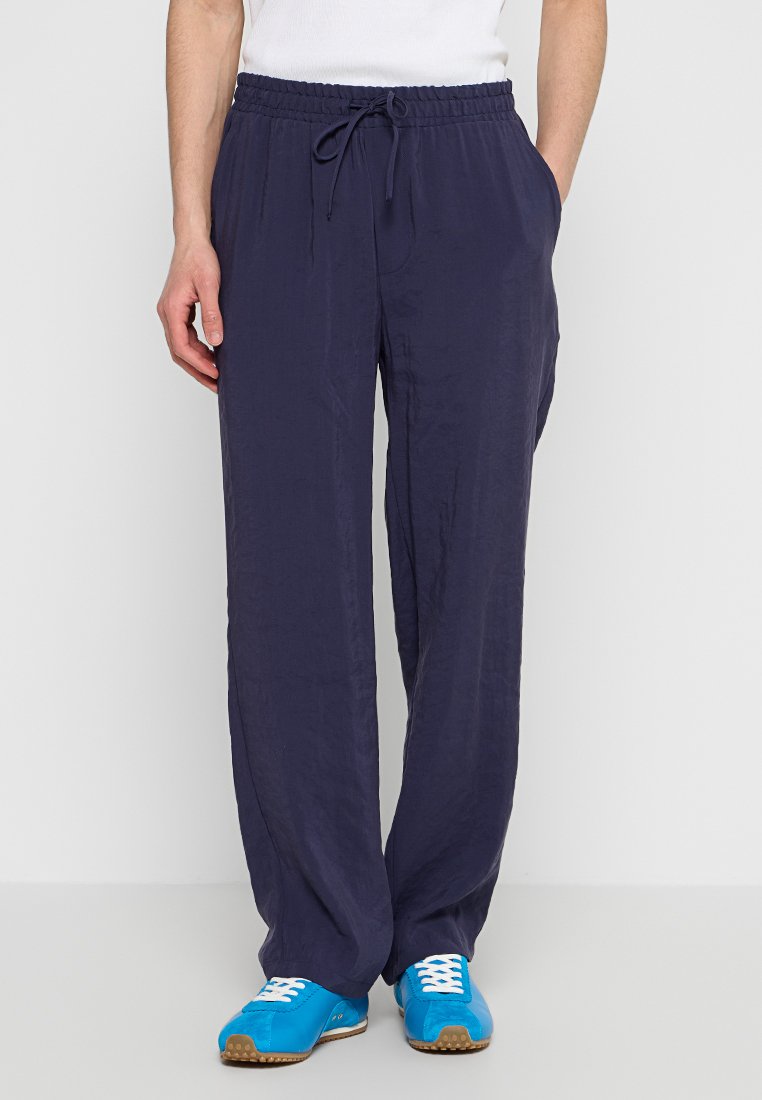 ONSSINUS LOOSE FIT Media 1
