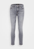 Slim-Fit graue Denim-Jeans mit einem verwaschenen Finish, fünf Taschen, Gürtelschlaufen und einem Reißverschluss. Mit subtilem Nähen und einer glatten Textur.