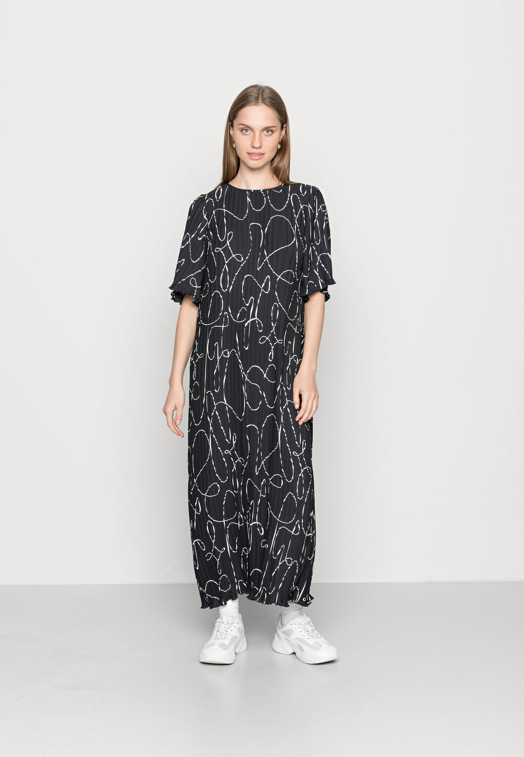 NA-KD WIDE SLEEVE DRESS
