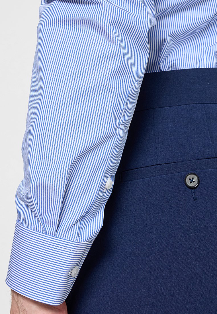 Michael Kors SLIM FIT