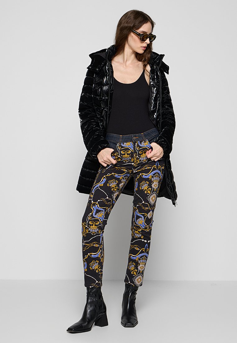 KARL LAGERFELD Wintermantel Media 2