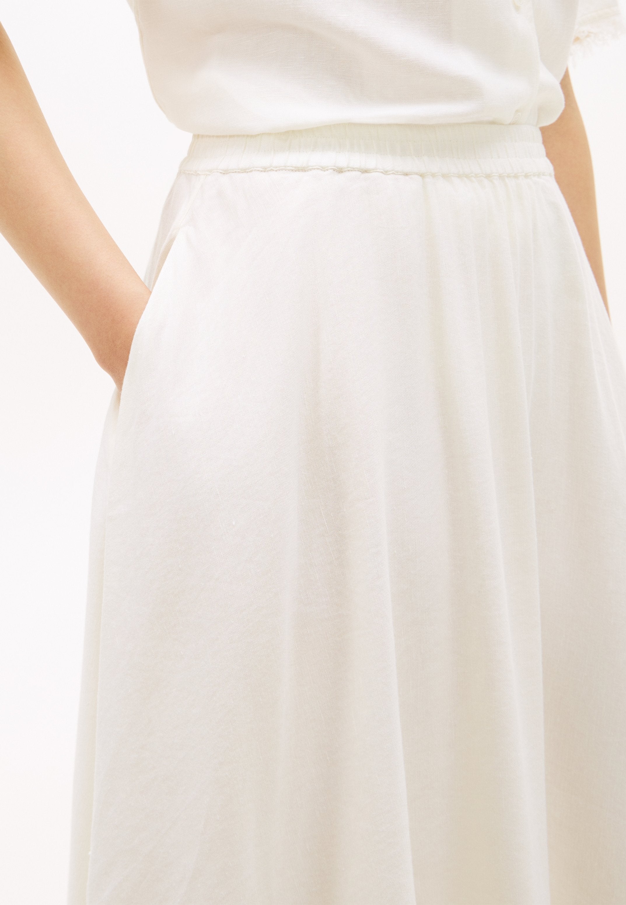 PLEATED LINEN BLEND MIDI A-LINE SKIRT Media 5