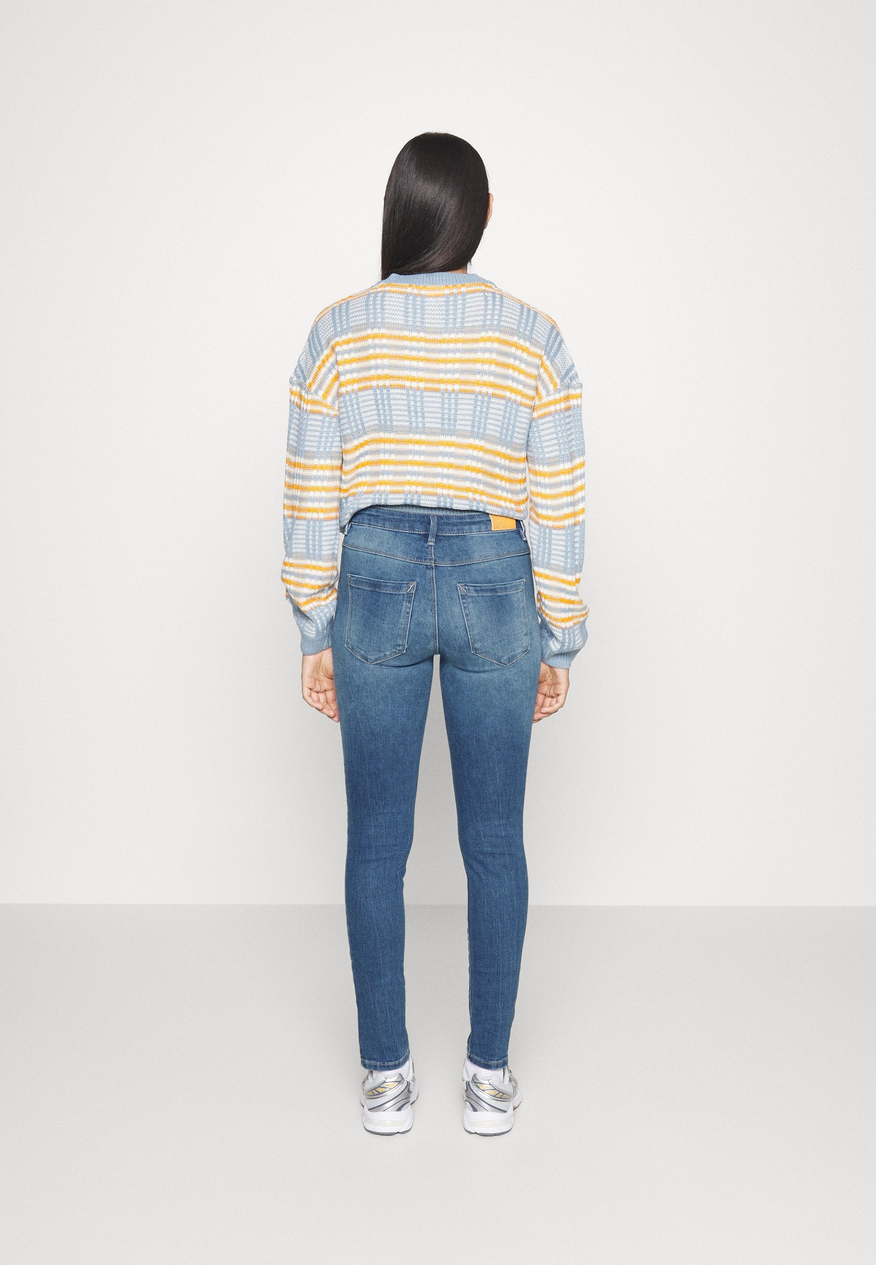 ONLROYAL SKINNY Media 4