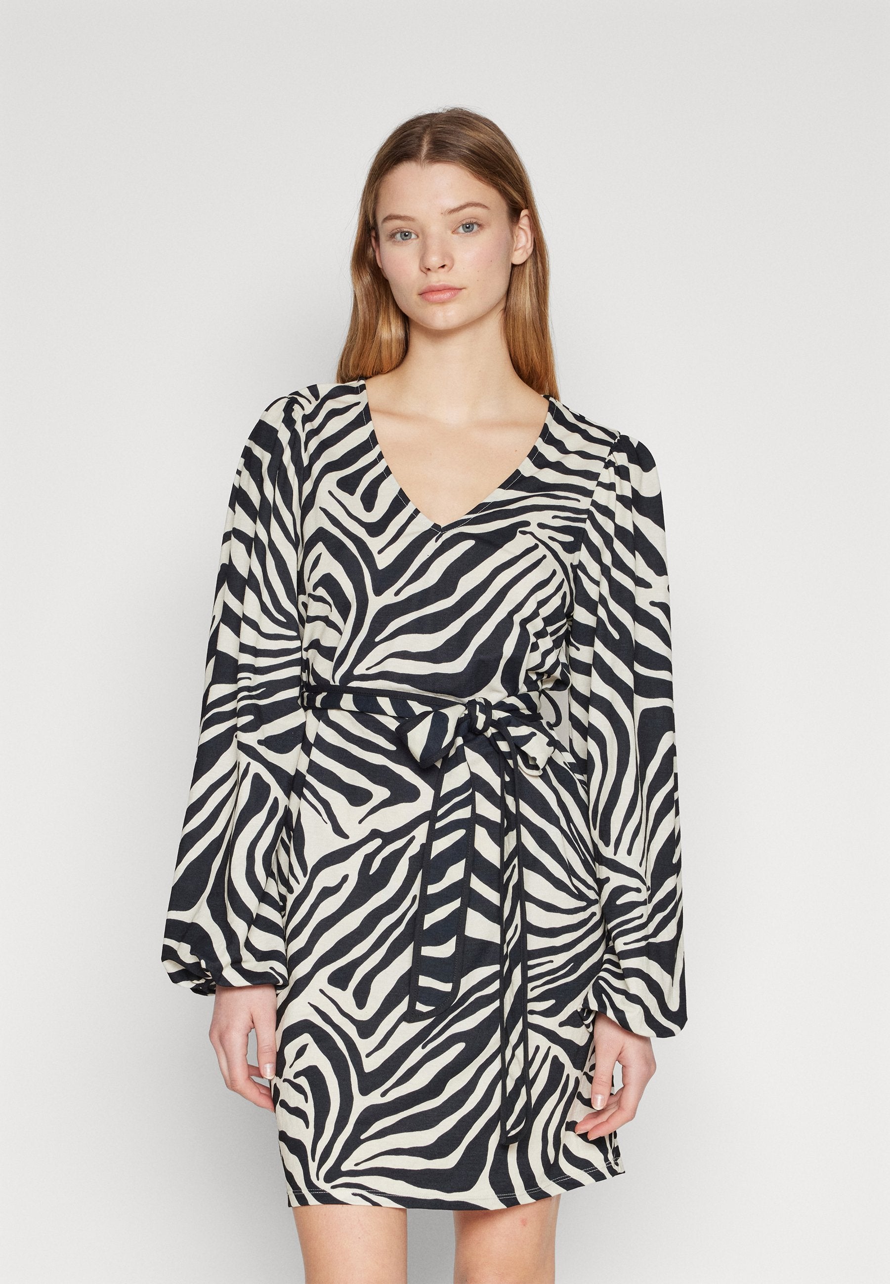 VILA VIMIRAN MOLLI V-NECK SHORT DRESS