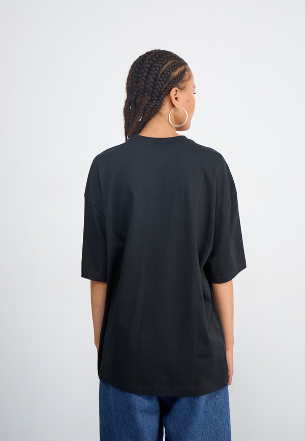 Nike Sportswear TEE