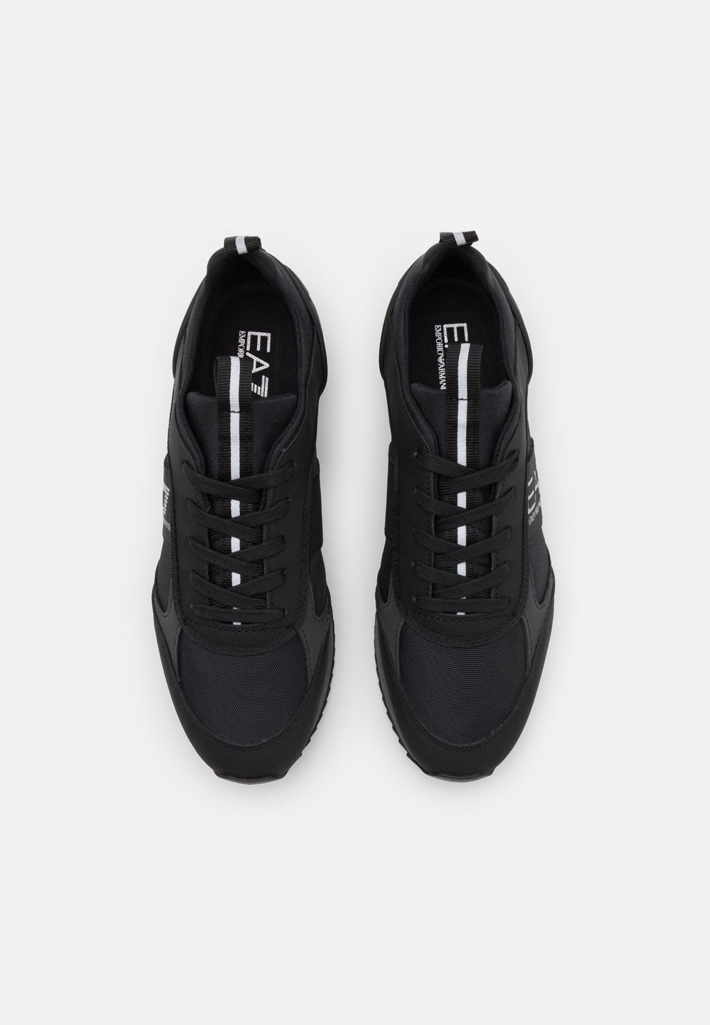 LACES UNISEX Media 4